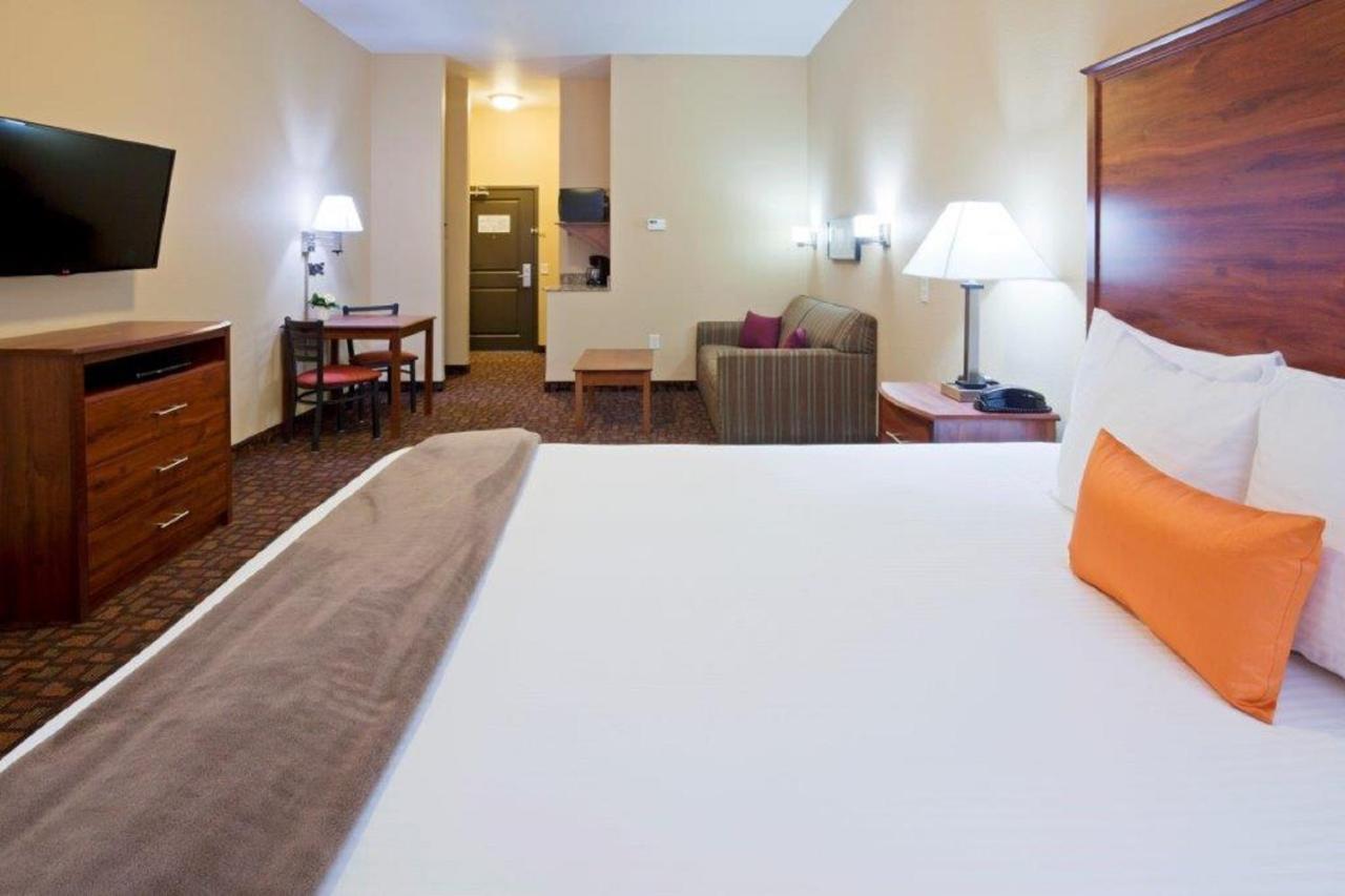 Grand Forks Lodge And Suites Exteriör bild