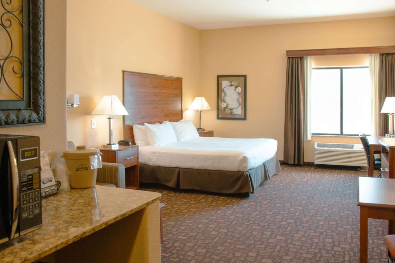 Grand Forks Lodge And Suites Exteriör bild
