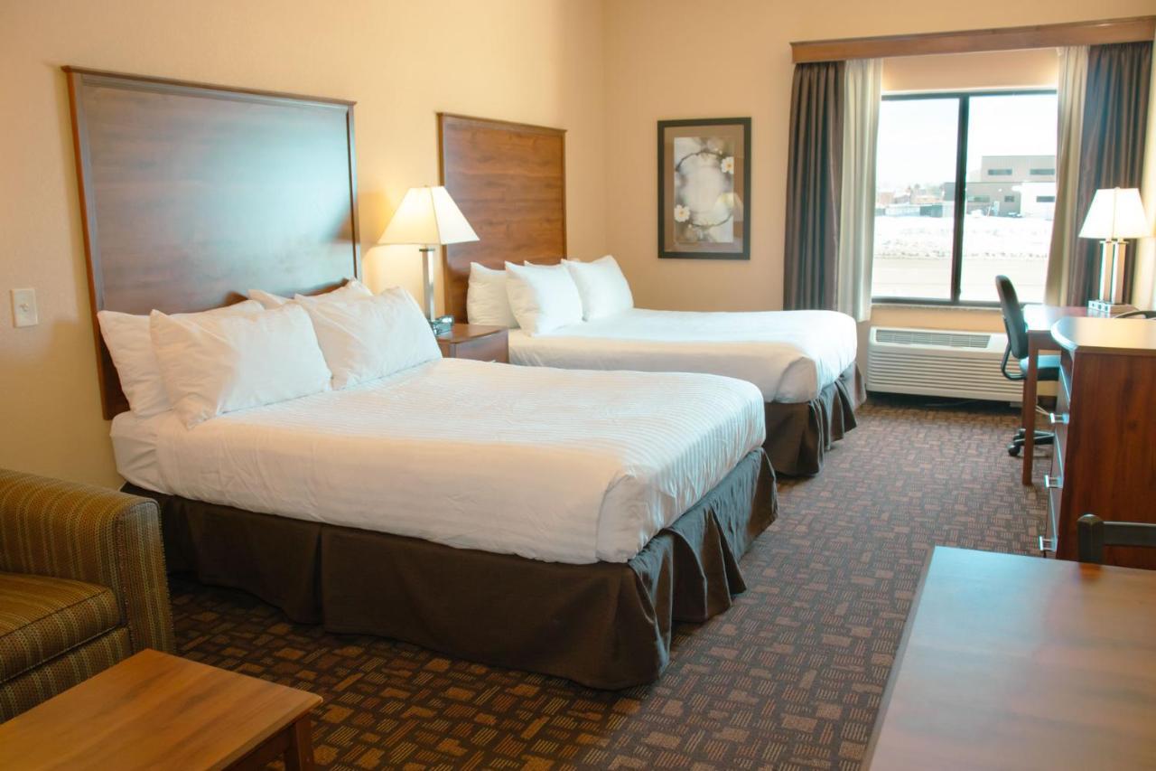 Grand Forks Lodge And Suites Exteriör bild